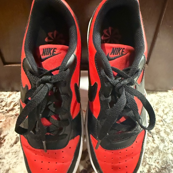 *PRE-OWNED* Nike Size 6Y Court Borough Low Recraft GS Black University Red - Picture 5 of 8